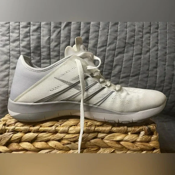 Nike Free Run TR 6 Womens Running Sneakers size 7 White/Grey - Picture 9 of 10